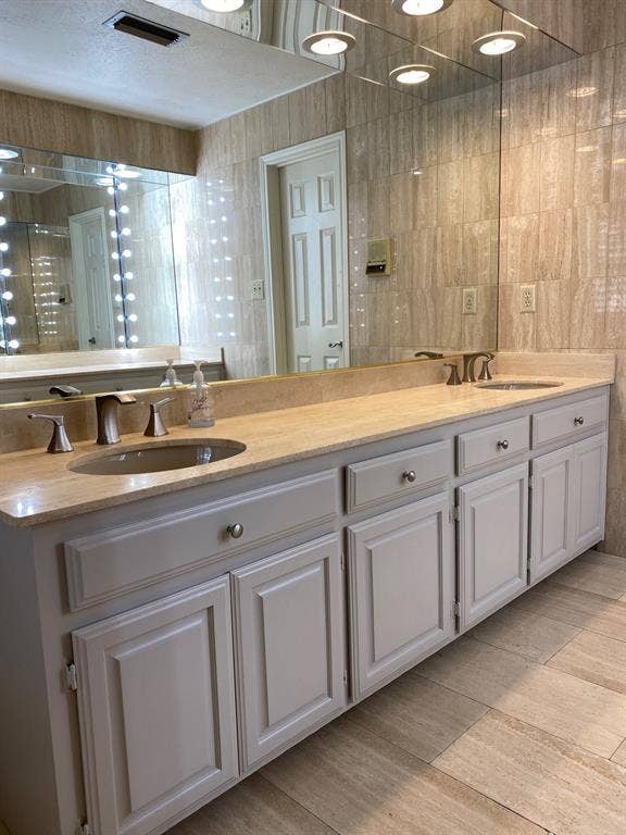 3112 San Jacinto Street, Dallas, TX 75204 3112 San Jacinto Street, Dallas, TX 75204