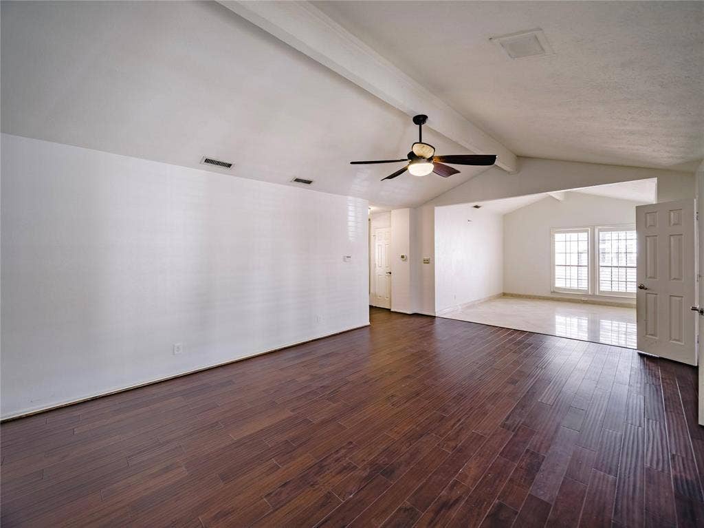 3112 San Jacinto Street, Dallas, TX 75204 Upstairs primary suite