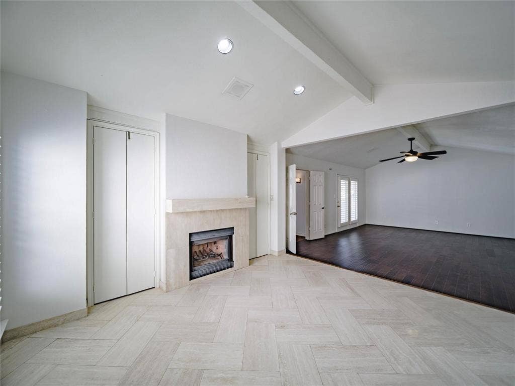 3112 San Jacinto Street, Dallas, TX 75204 Upstairs primary suite with fireplace
