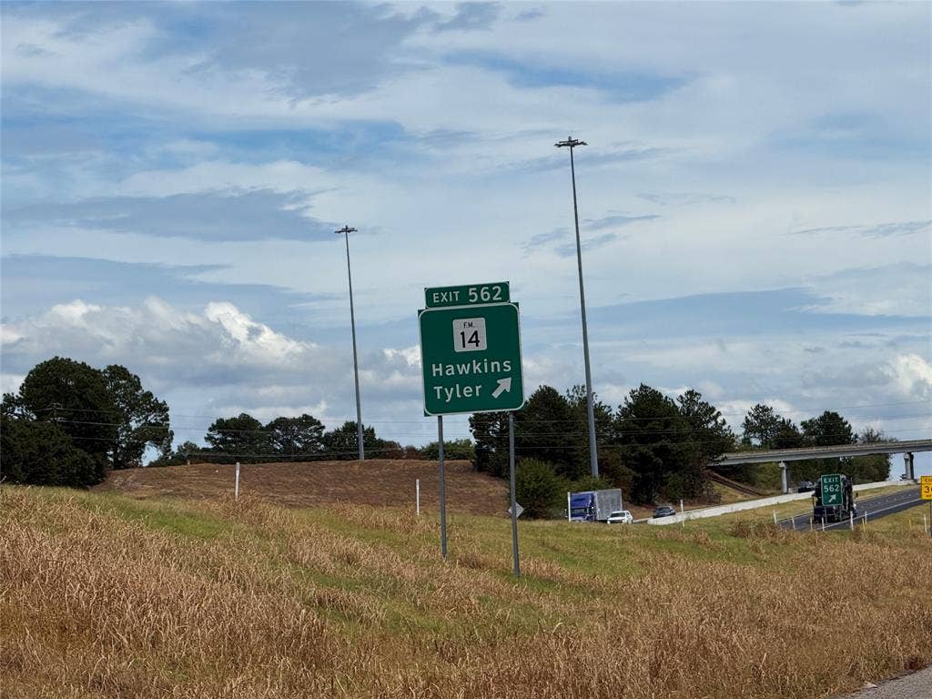 2605 20 W, Tyler, TX 75757 take a sharp right from exit property less than 300 ft