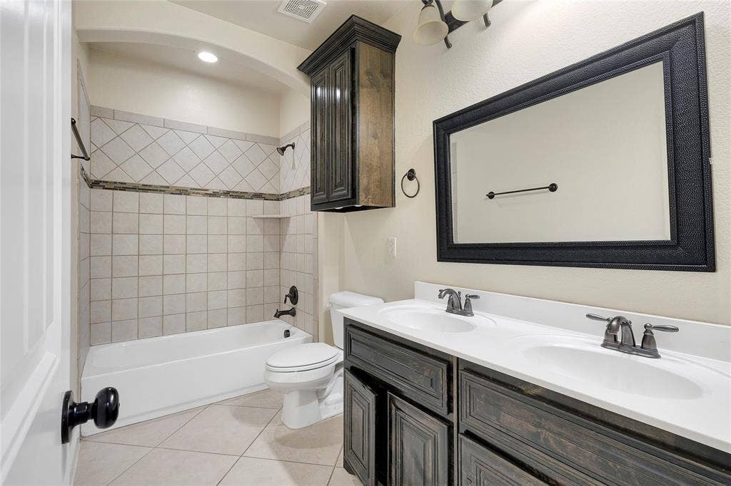 2102 Fair Parke Lane, Wylie, TX 75098 upstairs