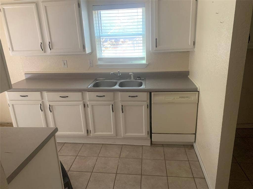 2917 Clover Valley Drive, Garland, TX 75043 2917 Clover Valley Drive, Garland, TX 75043