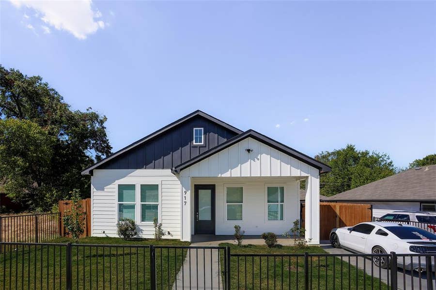 Property photo for 917 E Tucker Street, Fort Worth, TX
