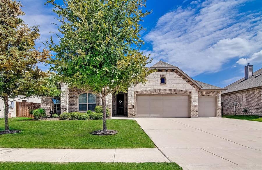 Property photo for 2803 Ashmont Way, Mansfield, TX