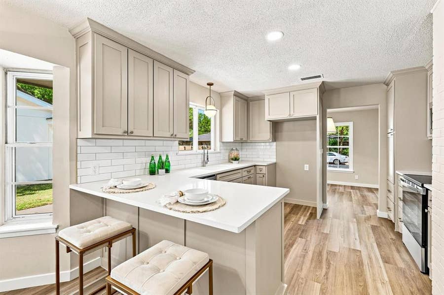 Property photo for 305 Brookview Drive, Hurst, TX