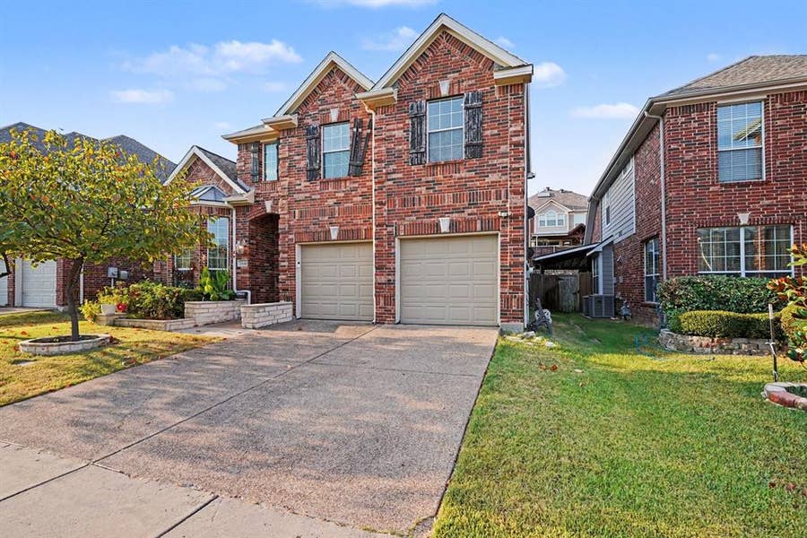 Property photo for 1344 Valley Vista Drive, Irving, TX