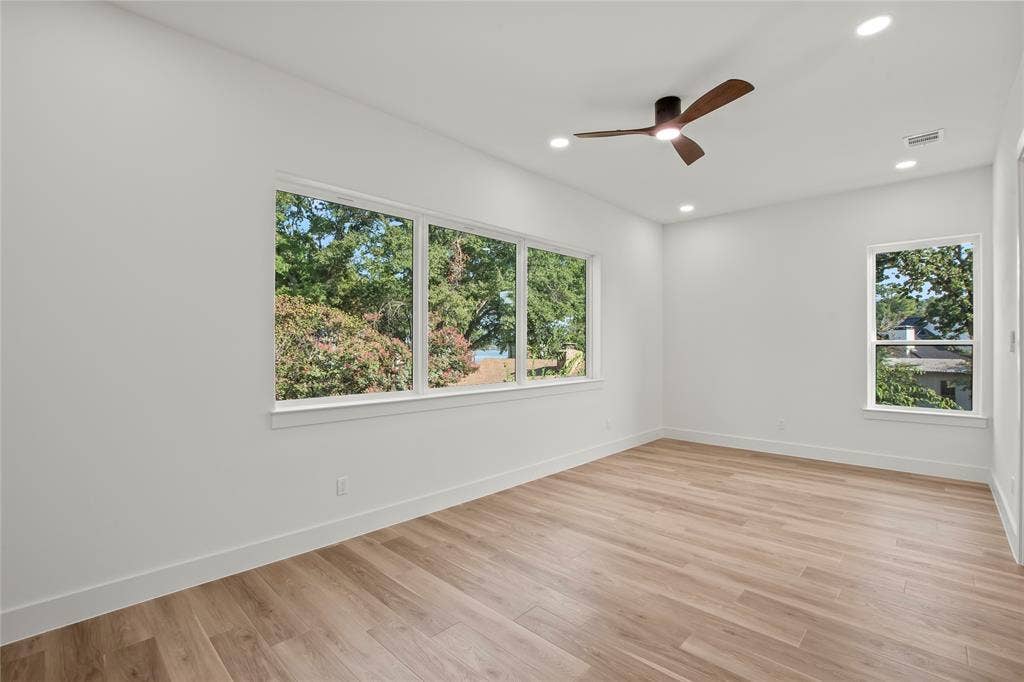 625 Turner Drive, Trinidad, TX 75163 Level two-Bedroom #5 could be used as bunk room