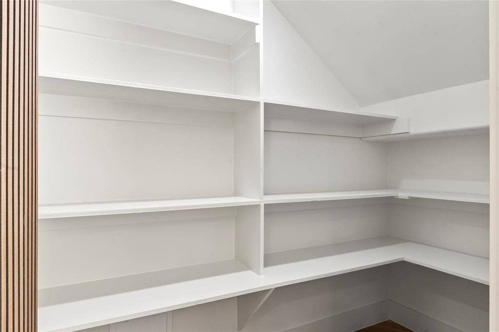 625 Turner Drive, Trinidad, TX 75163 Hidden kitchen pantry