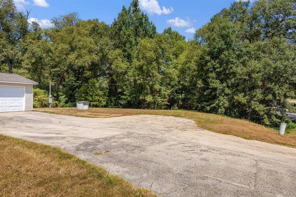 16202 County Road 165, Tyler, TX 75703 16202 County Road 165, Tyler, TX 75703
