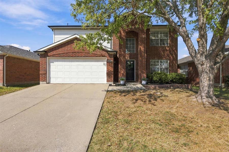 Property photo for 303 Charleston Drive, Wylie, TX