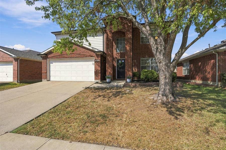 Property photo for 303 Charleston Drive, Wylie, TX