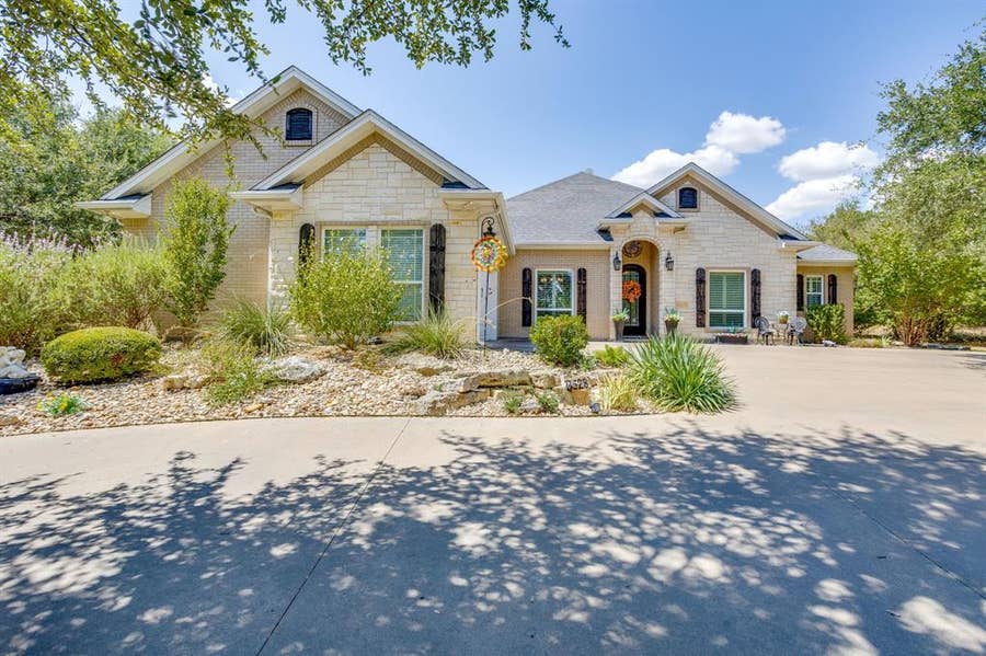 Property photo for 8528 Summerhill Lane, Cleburne, TX