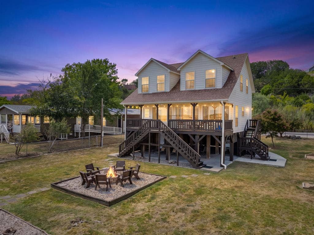5901 Parkside Court, Granbury, TX 76048 5901 Parkside Court, Granbury, TX 76048