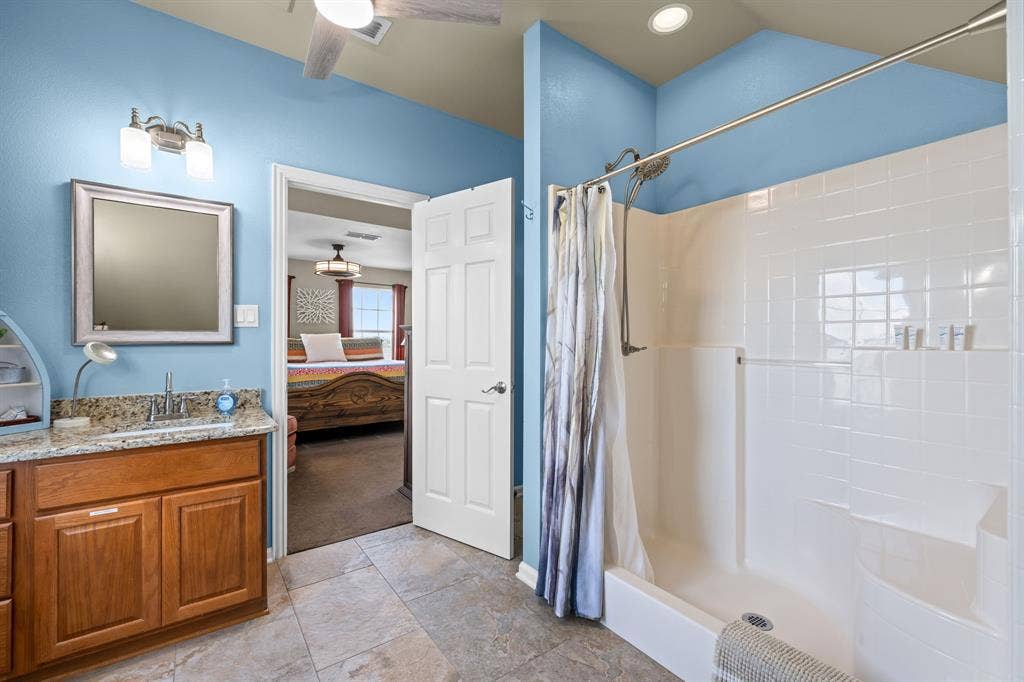 5901 Parkside Court, Granbury, TX 76048 5901 Parkside Court, Granbury, TX 76048