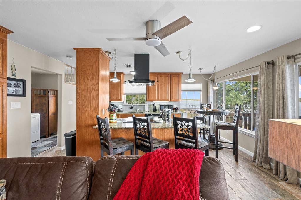 5901 Parkside Court, Granbury, TX 76048 5901 Parkside Court, Granbury, TX 76048