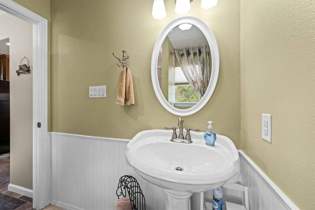 5901 Parkside Court, Granbury, TX 76048 5901 Parkside Court, Granbury, TX 76048