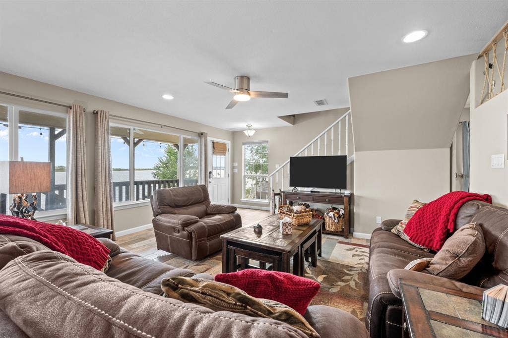 5901 Parkside Court, Granbury, TX 76048 5901 Parkside Court, Granbury, TX 76048
