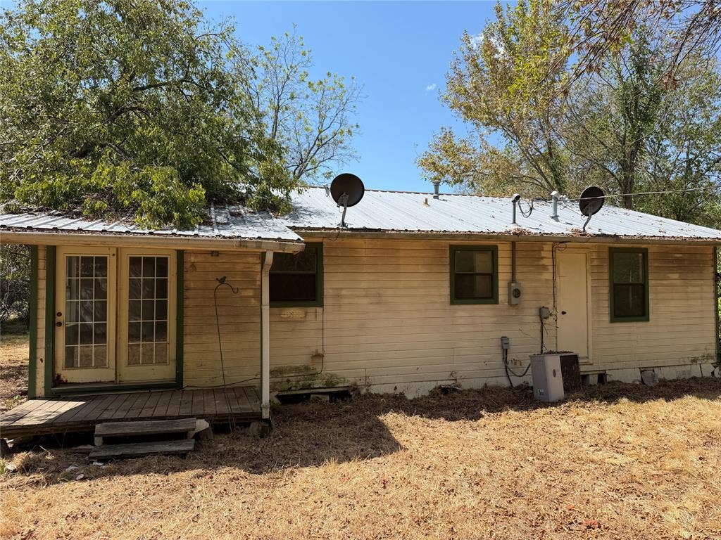 370 Locust Street, Point, TX 75472 370 Locust Street, Point, TX 75472