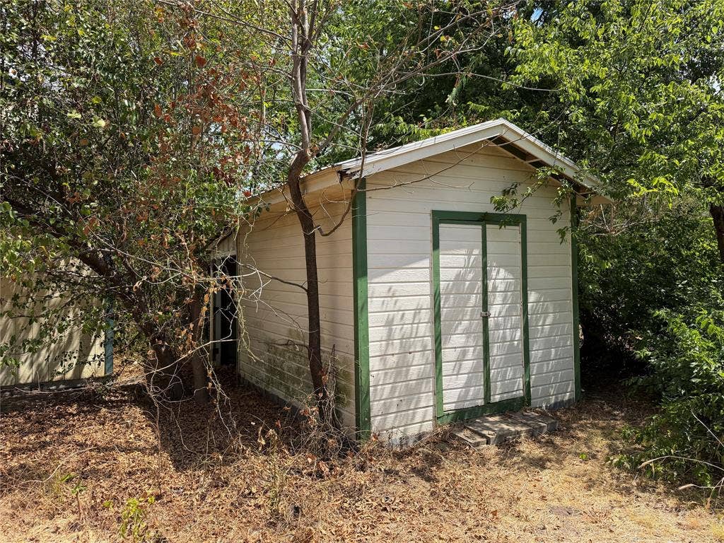 370 Locust Street, Point, TX 75472 370 Locust Street, Point, TX 75472