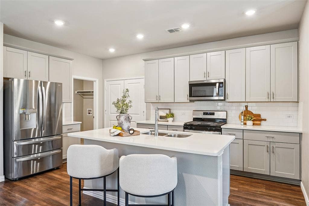 4925 Westhill Drive, McKinney, TX 75071 4925 Westhill Drive, McKinney, TX 75071
