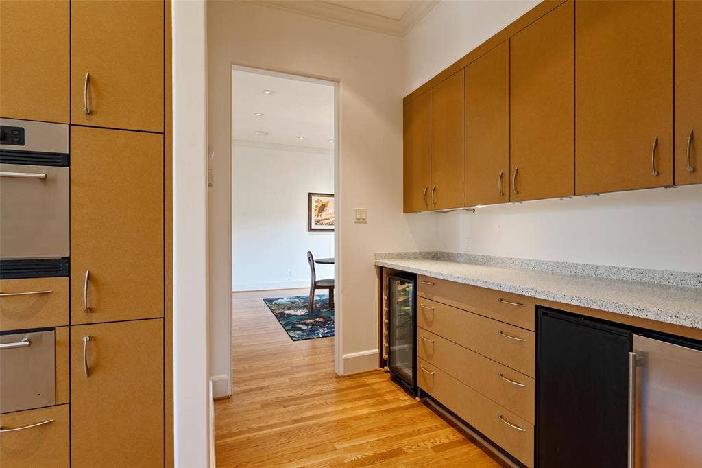2203 Allen Street, Dallas, TX 75204 Butler's pantry with wine cooler and ice maker
