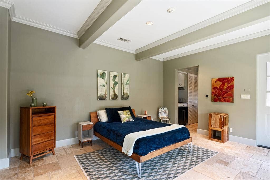 2203 Allen Street, Dallas, TX 75204 Or third bedoom on first floor