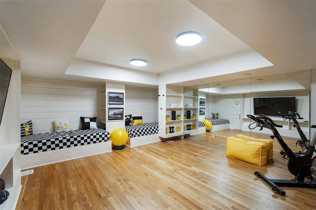 2203 Allen Street, Dallas, TX 75204 Forth floor