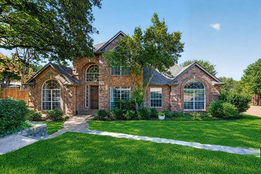 Property photo for 2830 Woodhollow Court, Highland Village, TX