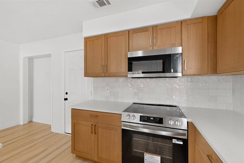 11231 Pelican Drive, Dallas, TX 75238 11231 Pelican Drive, Dallas, TX 75238