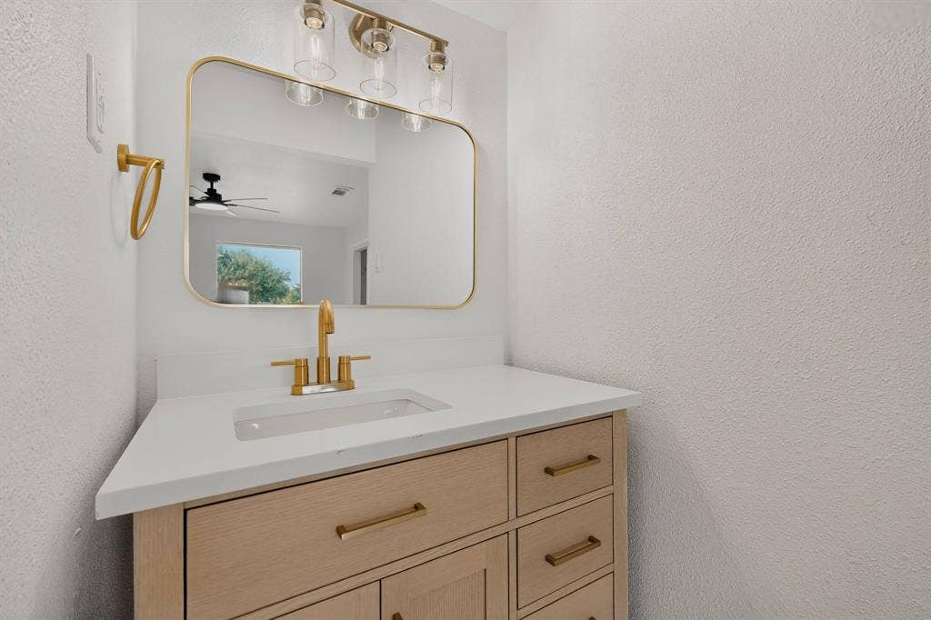 11231 Pelican Drive, Dallas, TX 75238 11231 Pelican Drive, Dallas, TX 75238