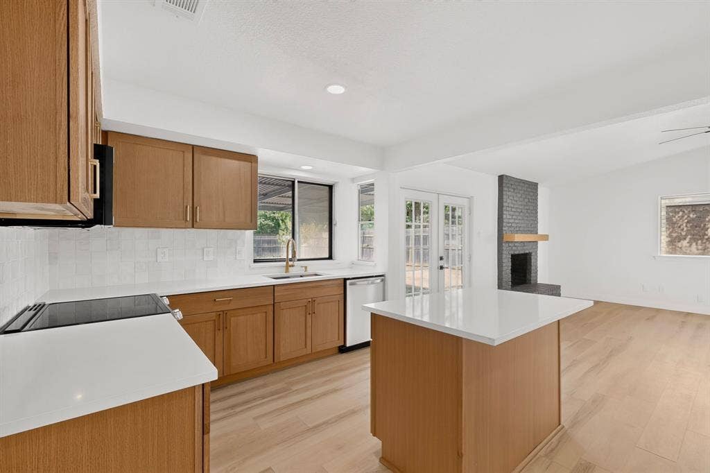 11231 Pelican Drive, Dallas, TX 75238 11231 Pelican Drive, Dallas, TX 75238