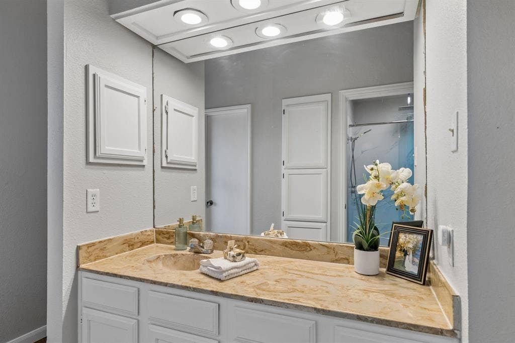 6512 Highview Terrace, Watauga, TX 76148 Primary bathroom vanity view 2