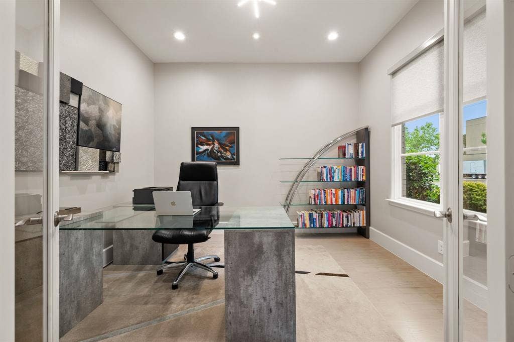 6811 Del Norte Lane, Dallas, TX 75225 6811 Del Norte Lane, Dallas, TX 75225