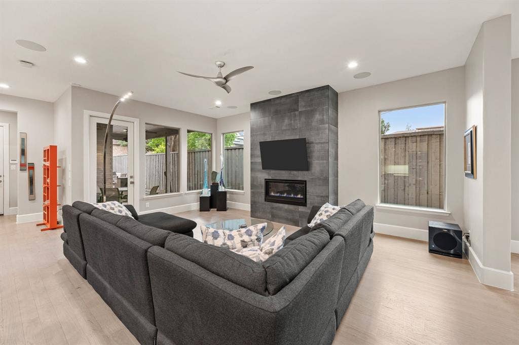 6811 Del Norte Lane, Dallas, TX 75225 6811 Del Norte Lane, Dallas, TX 75225