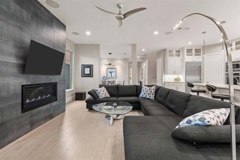 6811 Del Norte Lane, Dallas, TX 75225 6811 Del Norte Lane, Dallas, TX 75225