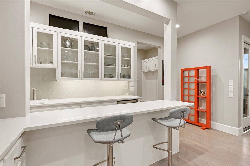 6811 Del Norte Lane, Dallas, TX 75225 6811 Del Norte Lane, Dallas, TX 75225