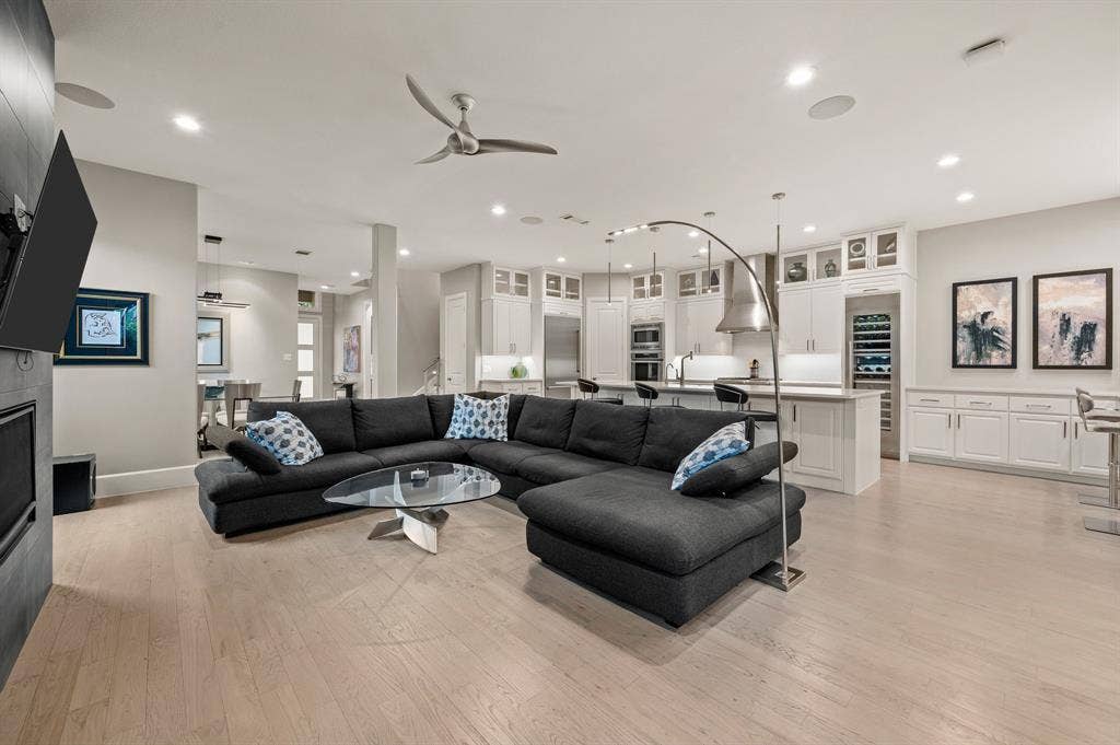 6811 Del Norte Lane, Dallas, TX 75225 6811 Del Norte Lane, Dallas, TX 75225