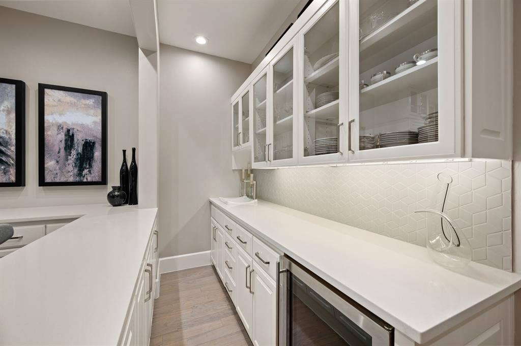 6811 Del Norte Lane, Dallas, TX 75225 6811 Del Norte Lane, Dallas, TX 75225