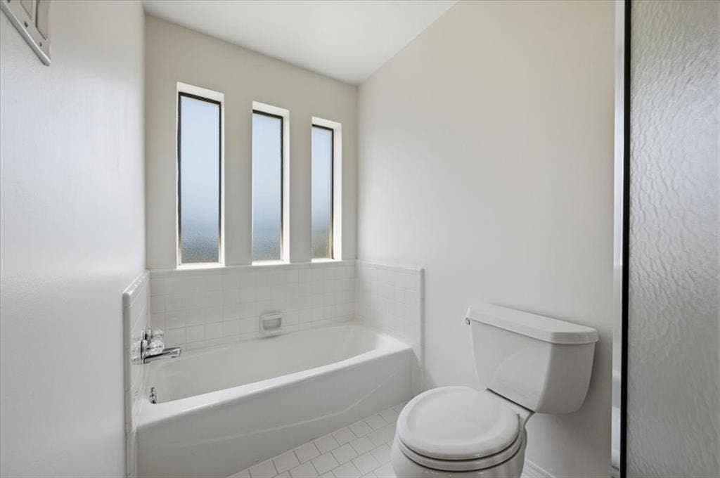 Tub in Primary Bathroom