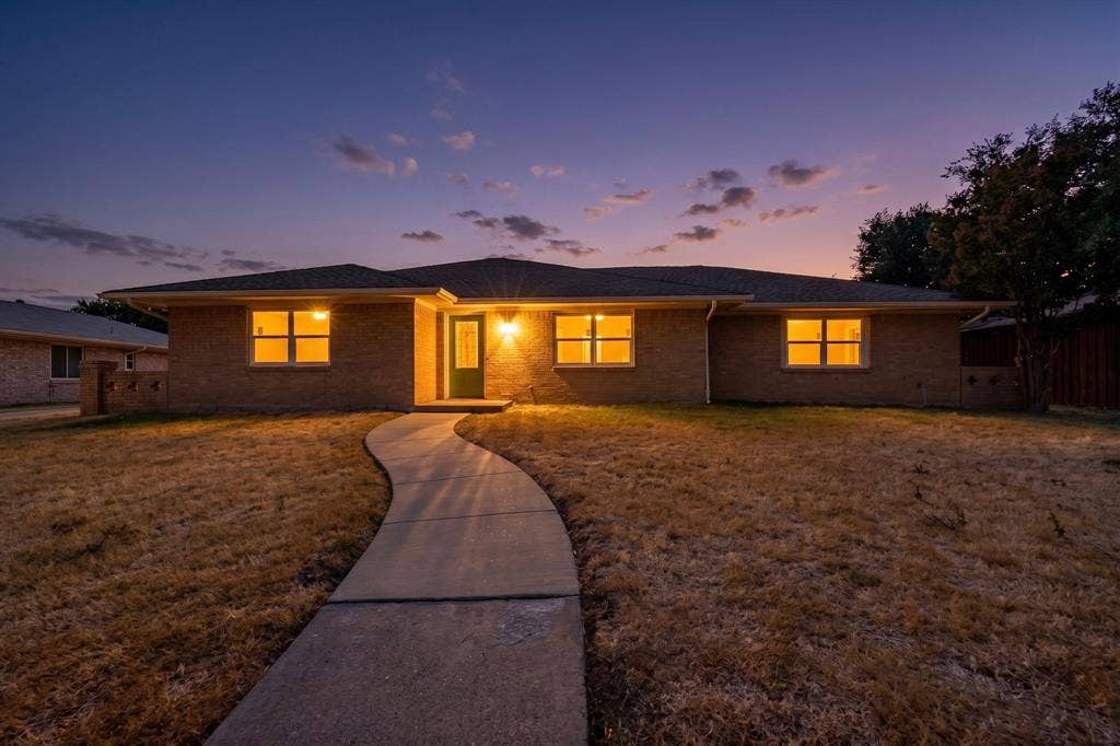 2224 Westlake Drive, Plano, TX 75075 2224 Westlake Drive, Plano, TX 75075