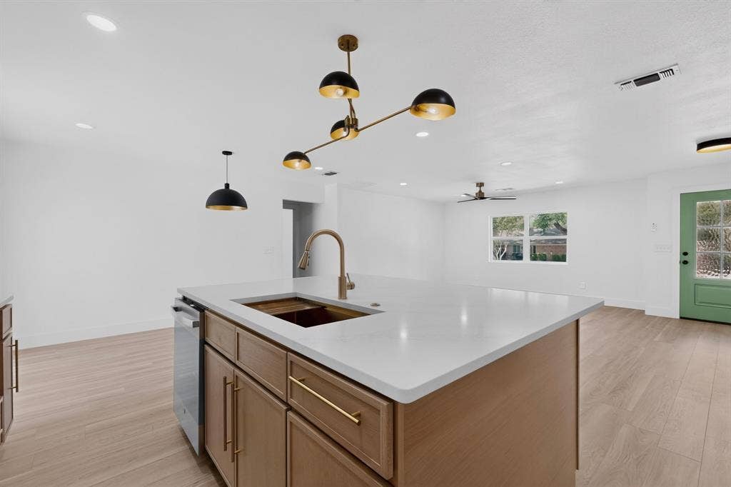 2224 Westlake Drive, Plano, TX 75075 2224 Westlake Drive, Plano, TX 75075