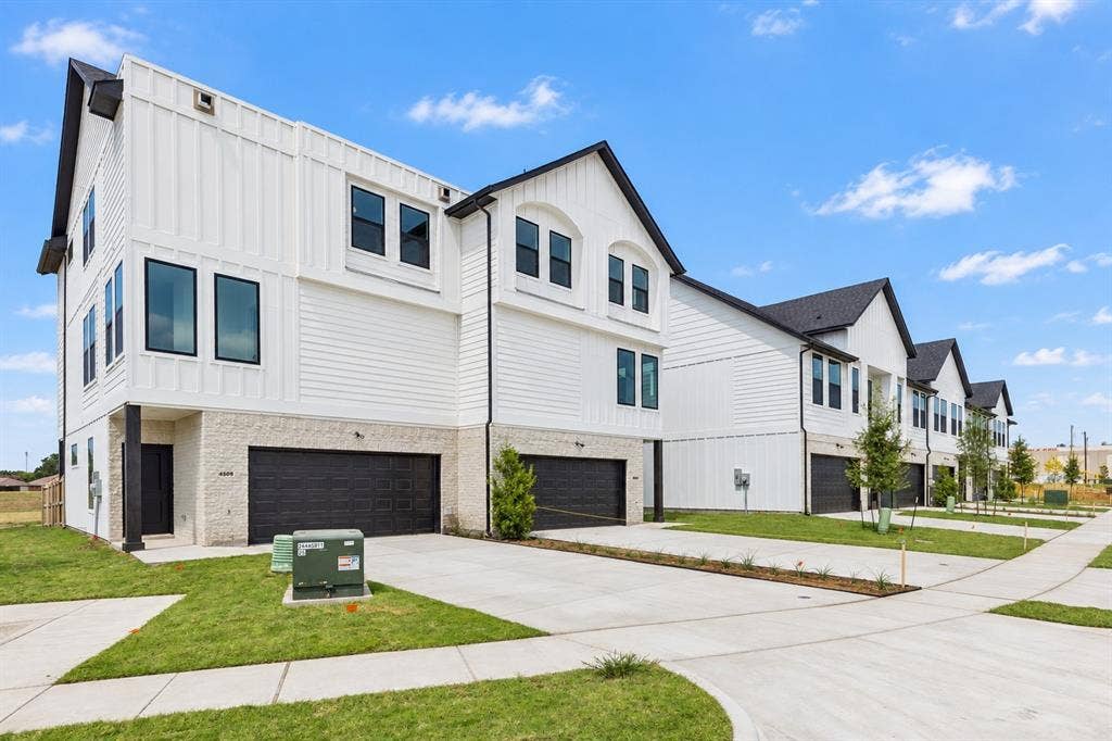 4509 Crescent Heights Road, Garland, TX 75043 4509 Crescent Heights Road, Garland, TX 75043
