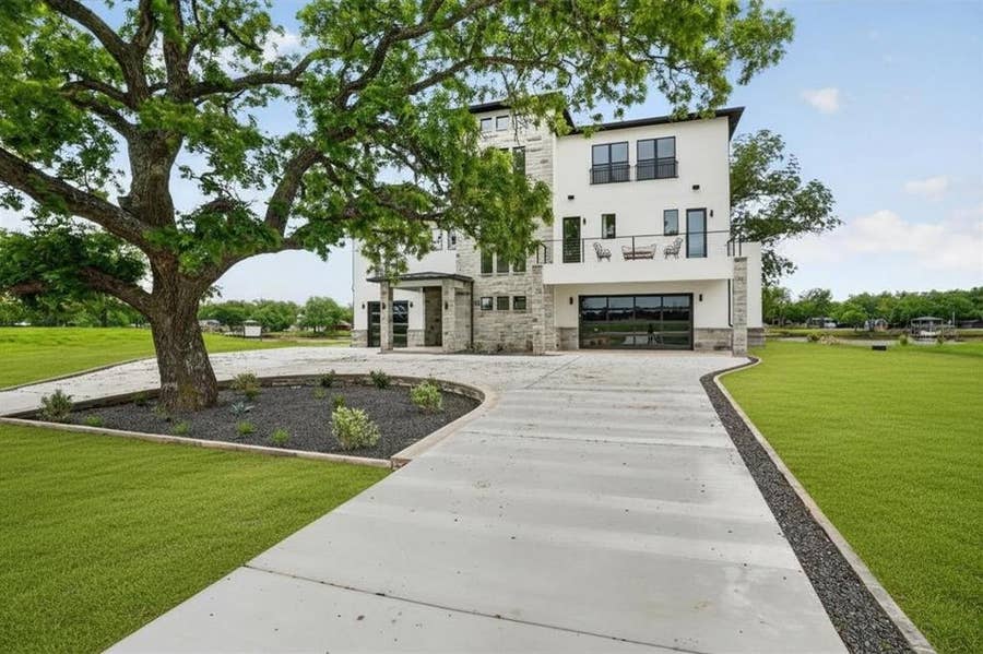 Property photo for 1046 River Ranch Lane, Weatherford, TX