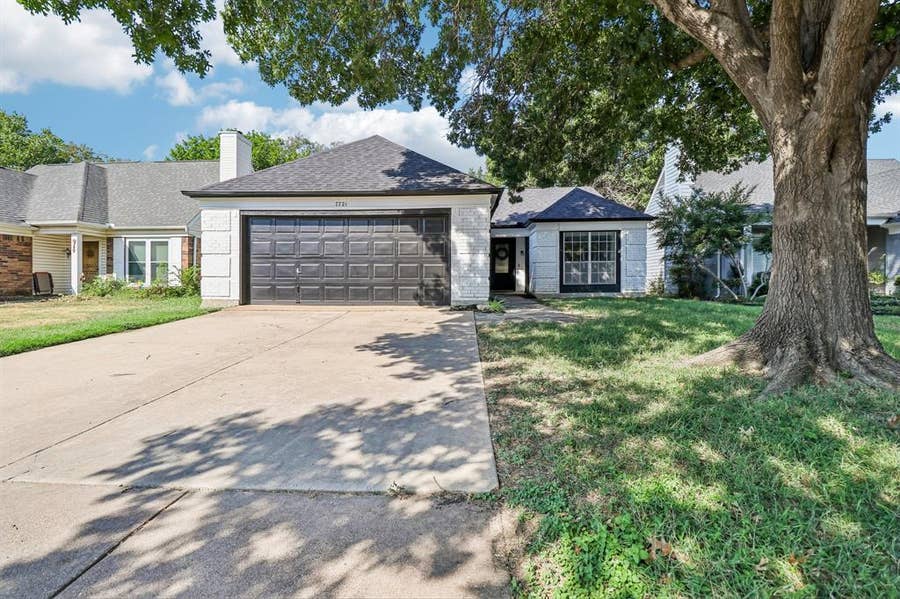 Property photo for 7721 Waxwing Circle W, Fort Worth, TX