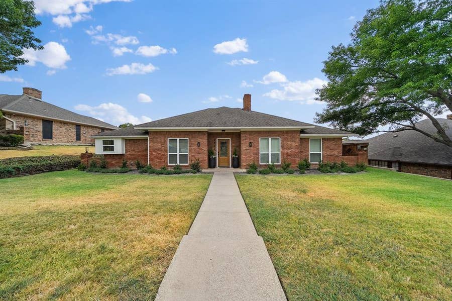 Property photo for 2805 Colleen Drive, Garland, TX