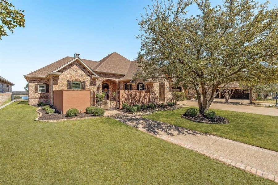 Property photo for 4204 Bluff View Drive, Granbury, TX