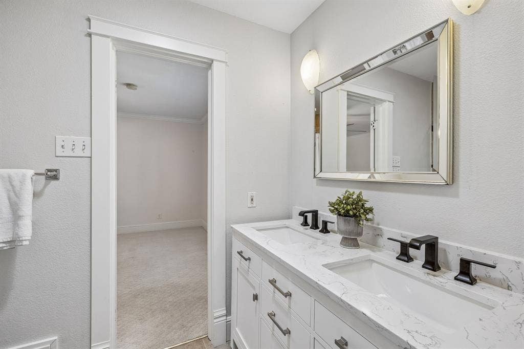 9946 Vistadale Drive, Dallas, TX 75238 9946 Vistadale Drive, Dallas, TX 75238