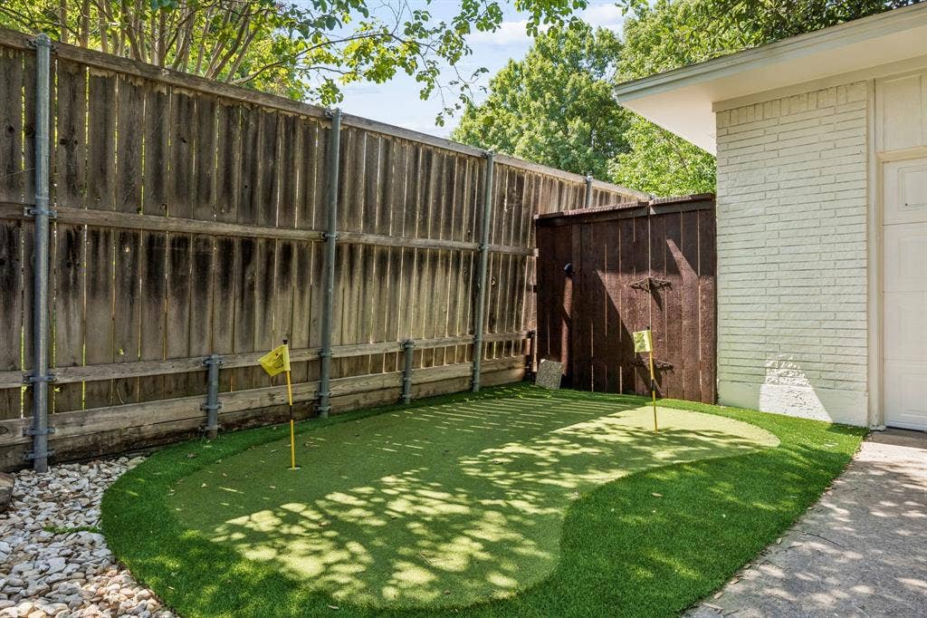 9946 Vistadale Drive, Dallas, TX 75238 9946 Vistadale Drive, Dallas, TX 75238