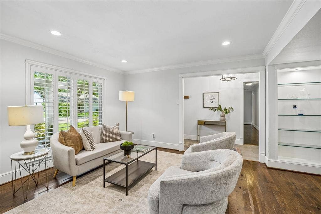 9946 Vistadale Drive, Dallas, TX 75238 9946 Vistadale Drive, Dallas, TX 75238