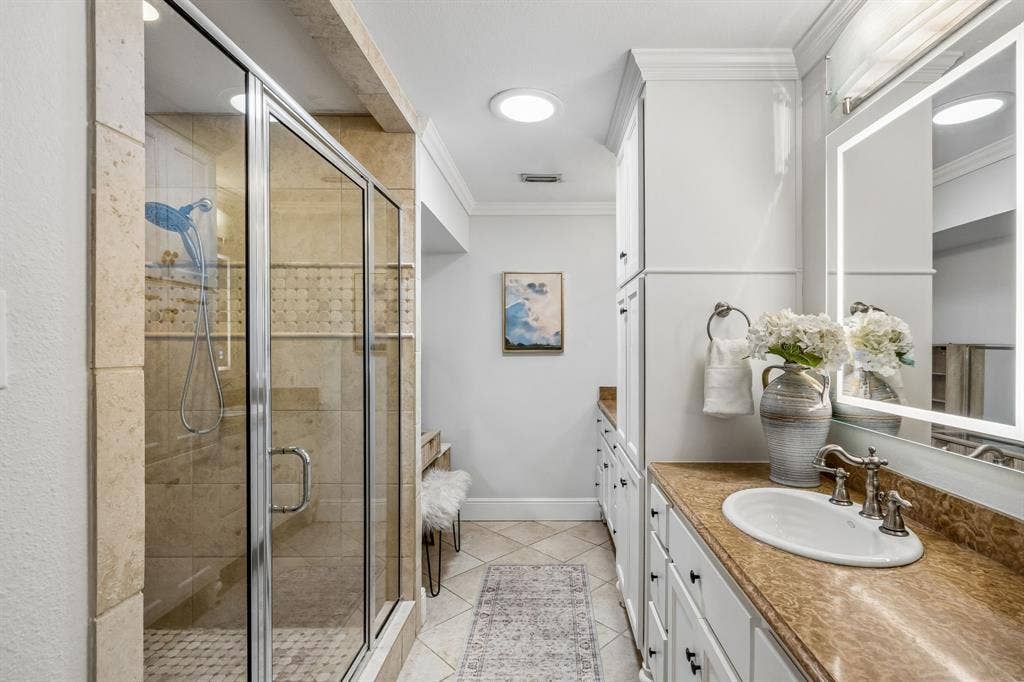 9946 Vistadale Drive, Dallas, TX 75238 9946 Vistadale Drive, Dallas, TX 75238